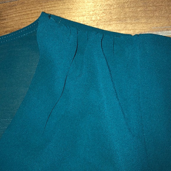 Teal flutter sleeve top - Picture 3 of 6